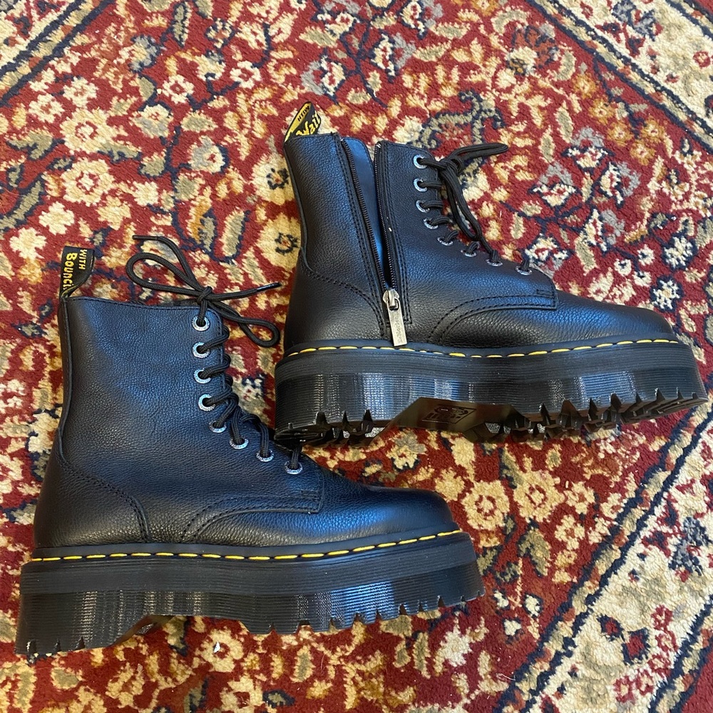 Dr. Martens Jadon 3 Platform Boots Size 7